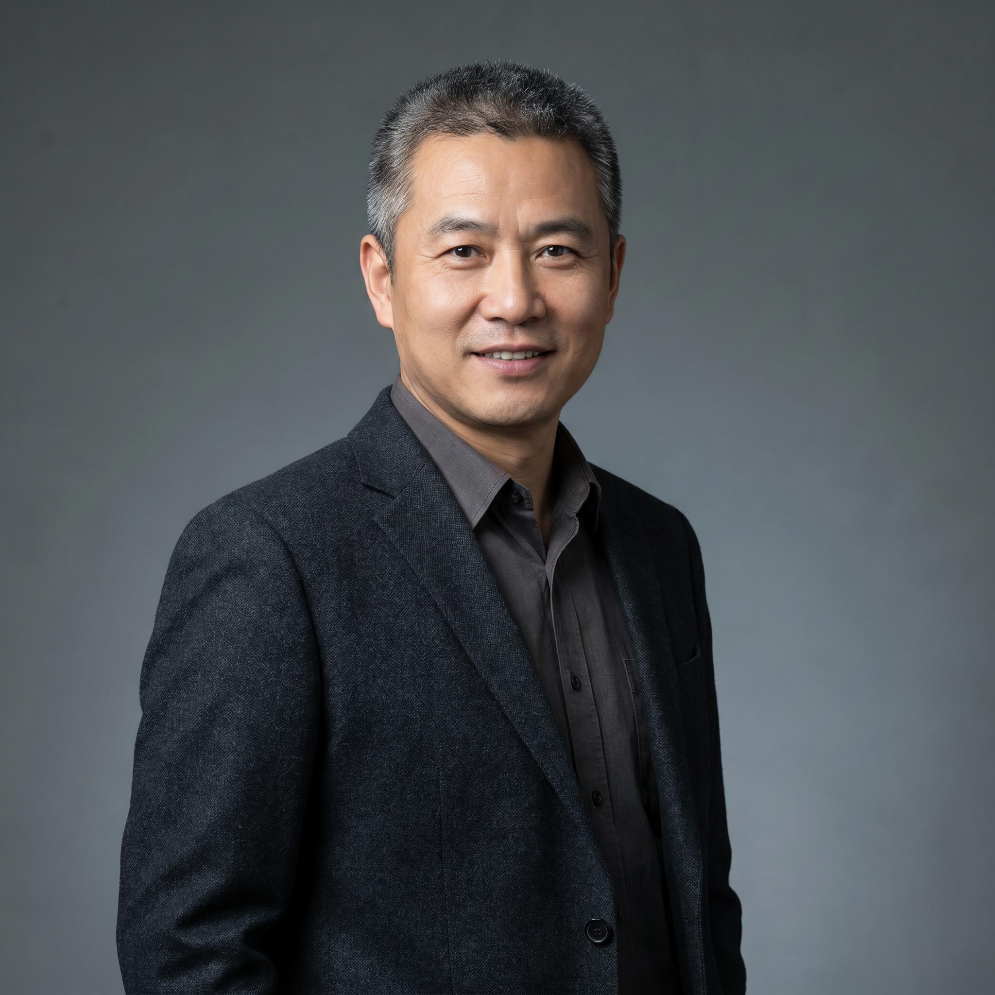 户外漏出导演陈明远